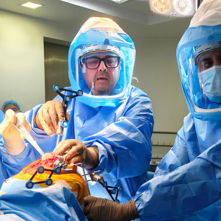 Dr. Vivek Allahbadia performing CORI robotic knee replacement at Hinduja Healthcare Surgical, Khar