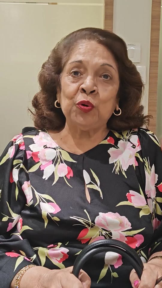 Mrs. Dina Melwani, 75, resuming daily mobility 4 weeks after single knee replacement
